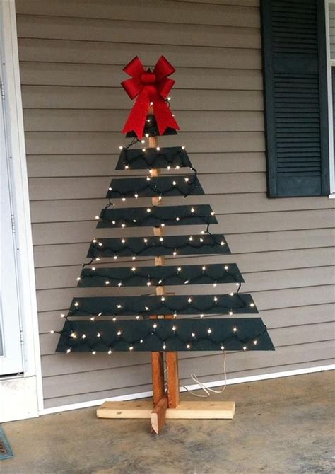 Pallet Tree With Lights Christmas Decorations Diy Outdoor Pallet
