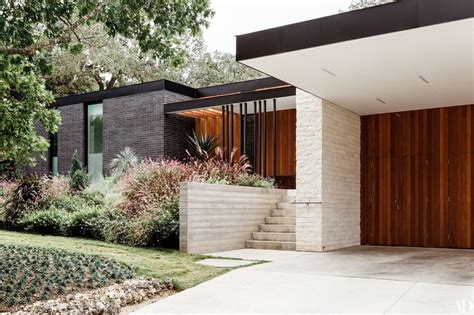 A Pair Of La Natives Create Their Own Midcentury Idyll In Austin