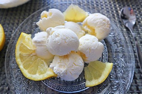 Zitroneneis selber machen sehr cremig ohne Ei einfaches Rezept