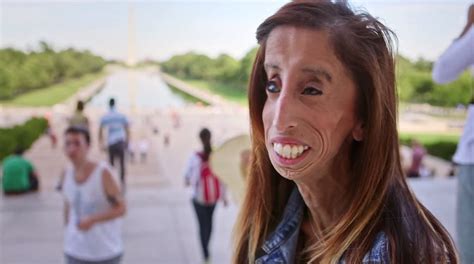 Review A Brave Heart Reveals Lizzie Velasquez In All Her Eloquence