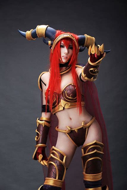 World Of Warcraft Alexstrasza Cosplay Sexy And Cool Game C Flickr