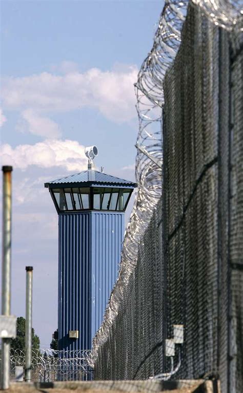 Folsom Prison Guards Kill Inmate In Trying To End Rec Yard Fight Sfgate