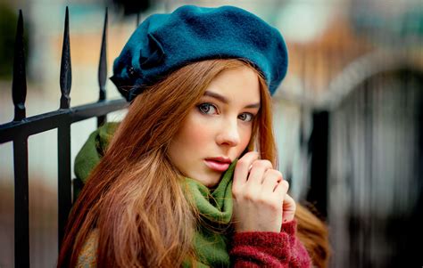 Wallpaper Women Outdoors Long Hair Hat Looking At Viewer Scarf Sweater Berets 2000x1272