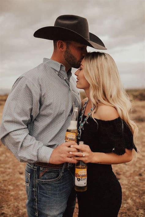 Country Couple Poses Country Couple Pictures Cute Country Couples