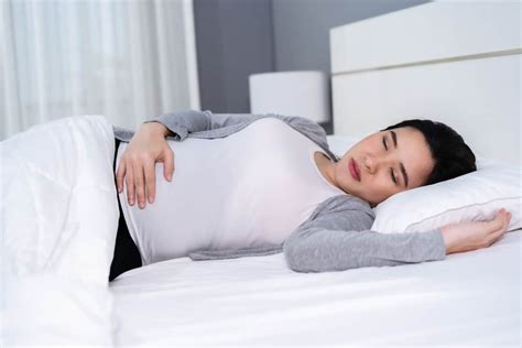 Posisi Tidur Ibu Hamil 9 Bulan Yang Baik