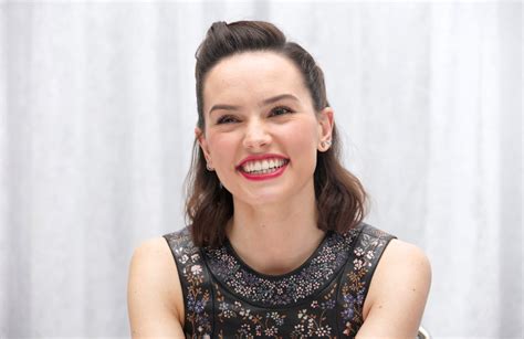 daisy ridley celebrity gossip celebrity news tomb raider reboot rey cosplay beautiful women