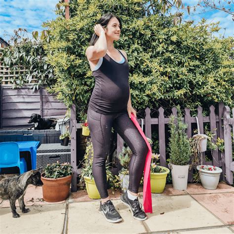 5 easy pregnancy exercises you can do outdoors with laurenallenfitness