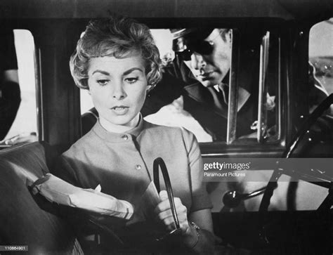 De Quoi Est Morte Janet Leigh - American actress Janet Leigh , as Marion Crane, with Mort Mills as a