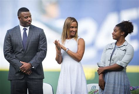Photos Mariners Retire No 24 In Tribute To Ken Griffey Jr The