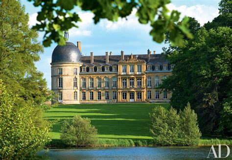 13 Of The Most Elaborate French Châteaux Ever Featured In Ad Photos