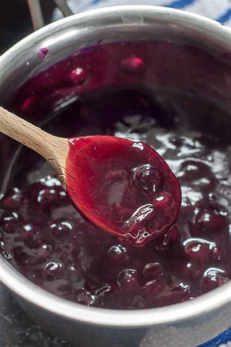 Process in boiling water bath for 10 minutes. Blueberry Syrup | MamaGourmand