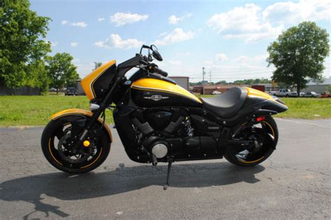 With capabilities born of suzuki's performance dna heritage, the m109r b.o.s.s. 2014, Suzuki, Boulevard, M109, M109R, Boss, Yellow, Black ...