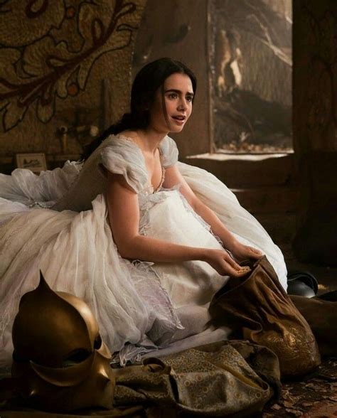 Lily Jane Collins As Snow White In MIRROR MIRROR Lily Collins Lilly