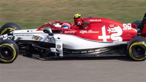 Beim ersten blick auf die offiziellen. Formel 1: Alfa Romeo macht weiter - Vertrag mit Sauber ...