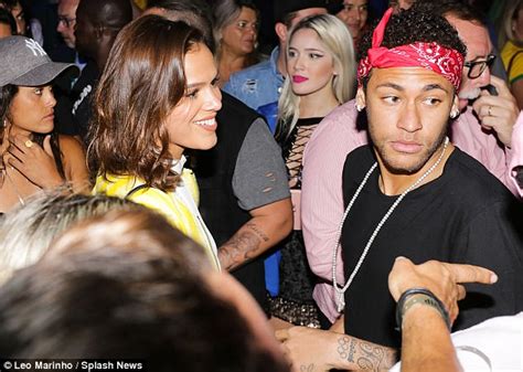 Neymar Celebrates World Cup Win With Girlfriend Bruna Daily Mail Online