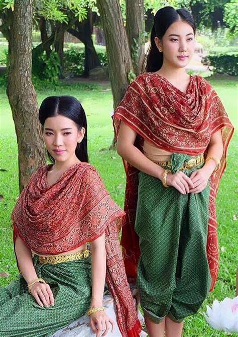 Thailand Costume Thailand Outfit Traditional Fashion Traditional Dresses Pa Sak Ayutthaya