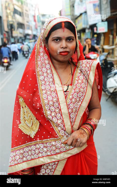 Indian Woman Wearing Saree Hi Res Stock Photography And Images Alamy