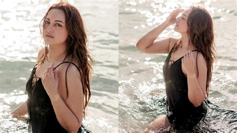 Too Hot To Handle Sonakshi Sinha Turns Mermaid In Black Monokini Iwmbuzz