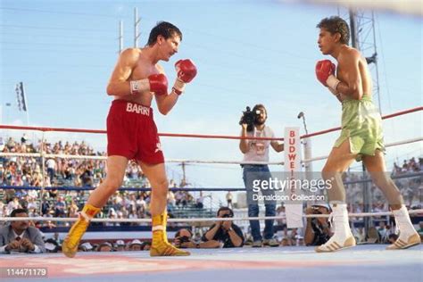 Barry Mcguigan And Steve Cruz Boxing On June 23 1986 In Las Vegas News Photo Getty Images