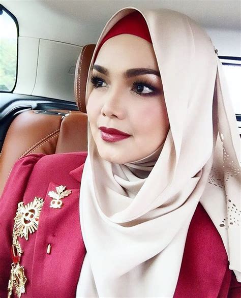 To date, she has garnered more than 200 local awards as well as international awards. 902 Likes, 13 Comments - SITI NURHALIZA (@dato ...