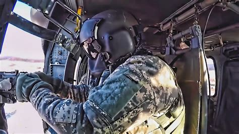 Us Soldiers Uh60 Blackhawk Helicopter Door Gunnery Training The
