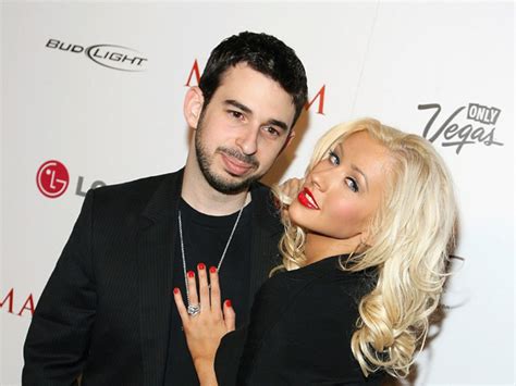 Christina Aguilera Files For Divorce From Jordan Bratman Cbs News