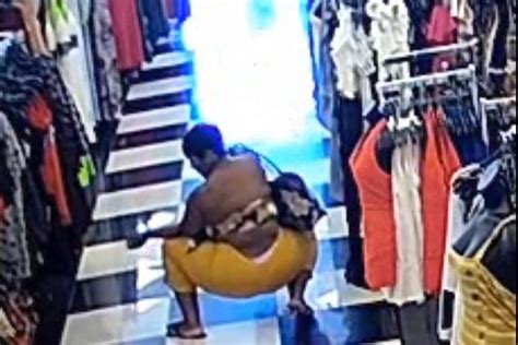 Woman Caught Twerking As She Shoplifted In Pembroke Pines Fl Miami