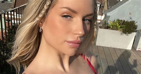 Onlyfans Lottie Moss Shows Off Hourglass Figure In Tiny Bikini That