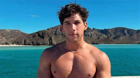 Mauricio Garza Conquista Con Foto Desde Playa Mexicana Homosensual