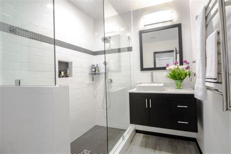 All modern bathroom vanity ideas introduce a wealth of choices, with modern floating bathroom vanity options in white color. Floating Vanities | Sherman Oaks Bathroom Redesign & Remodel