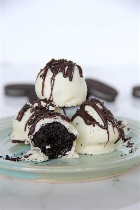 An unbelievable, absolutely heavenly oreo cake baked with oreo cookies inside and then filled and frosted with smooth oreo cookie cream… How to Make Oreo Balls | Southern Food and Fun