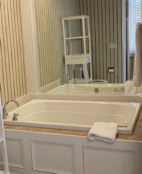 Check out our 10 best bathtubs reviews and choose one that fits your needs. Whirlpool Tubs And Showers | ... the home feature huge ...
