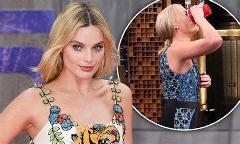 Margot Robbie Says She Has A Beer Shower To Help With Her Sleep Margot Robbie Beauty Regime