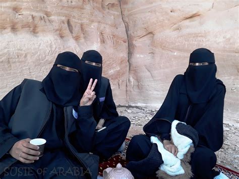 Jeddah Daily Photo Women Working In Al Ula Saudi Arabia