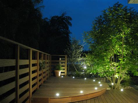 四季折々の夜の庭の楽しみ方とライトアップ法をご紹介 | GardenStory (ガーデンストーリー)