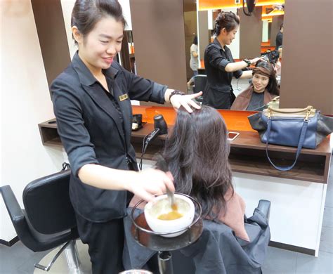 Yun nam hair care offers hair treatments for hair and scalp problems including hair loss, dandruff, oily hair, balding and thinning hair issues. Review Yun Nam Hair Care | SOH GAIL