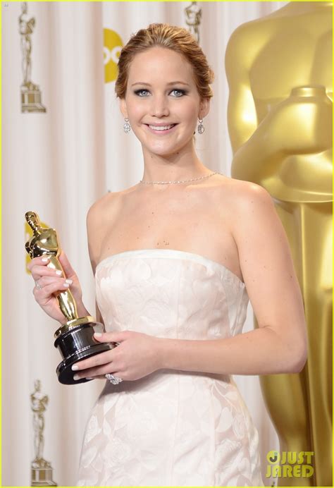 Jennifer Lawrence Oscars Press Room Photos 2013 Photo 2819930