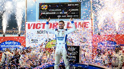 Larson Dominates For Third Nascar All Star Race Win Takes Home 1 Million