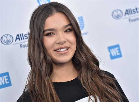 Hailee Steinfeld Height How Tall Is Singer And Actress