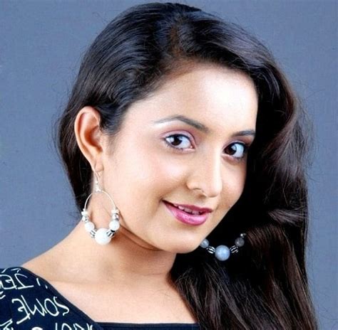 Bhama Actress Height Weight Age Affairs Husband Biography And More