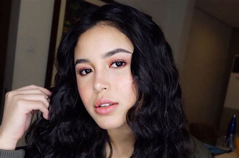 Claudia Barretto Picks Mark Bumgarner For Debut Gown Abs Cbn News