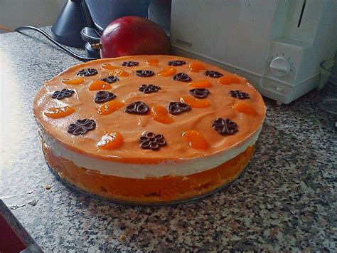 Boden auf eine tortenplatte legen, einen tortenrand herumstellen. Multivitamin Torte | Leckereien, Kochen und backen, Backen
