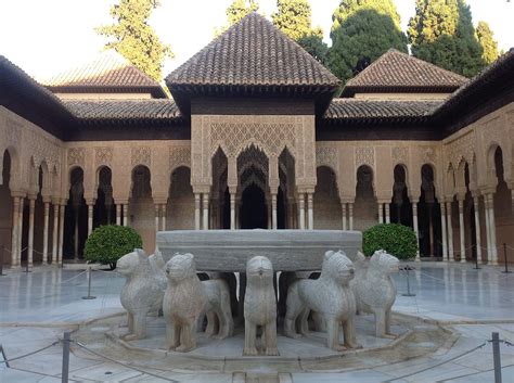 Donde expresamos la tradición de la forma más contemporánea. Patio de los Leones - Wikipedia, la enciclopedia libre