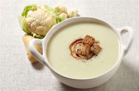 Gordon Ramsays Cream Of Cauliflower Soup Dinner Recipes Goodtoknow