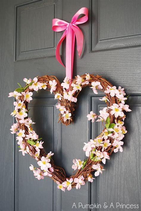 17 Fabulous Diy Valentines Day Wreath Designs To Adorn Your Front Door