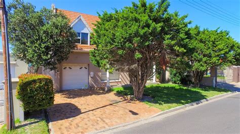 5 minutes drive from cavendish mall. 3 Bedroom House for sale in Western Cape | Cape Town ...