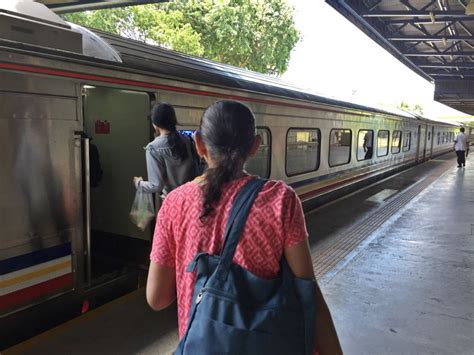 The sgd5 shuttle train via ktm that goes from woodlands train. How to Take Train to JB from Singapore (2020): KTM Ticket ...