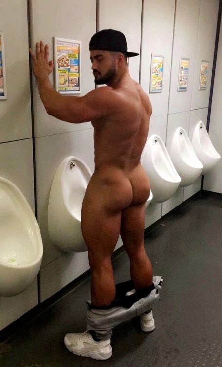 Showing It Off At The Mens Room Urinals Page 440 Lpsg
