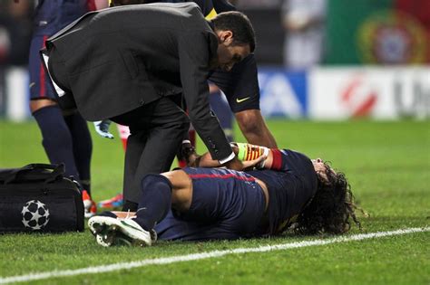 Puyol Erleidet Schock Verletzung Arm Böse Verdreht
