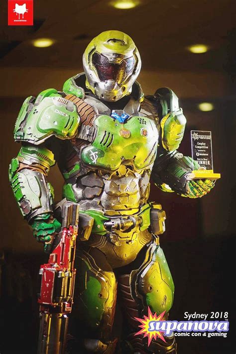 This Crazy Detailed Doom Armor Cosplay Will Make You Wish To Fly To Mars Straight Away Doom